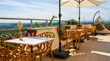 Tavolini in terrazza