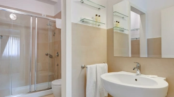 Bagno con box doccia
