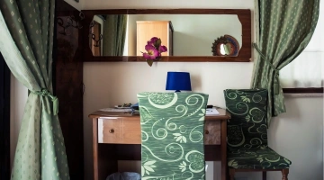 Schreibtisch im Zimmer