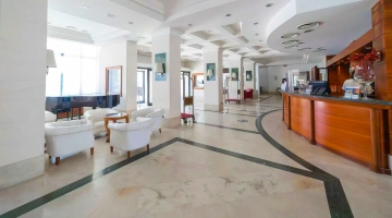 Spacious furnished hall