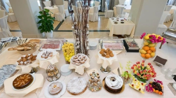 Breakfast buffet