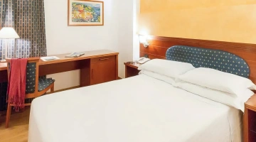 Double room with desk