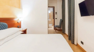Double room with TV