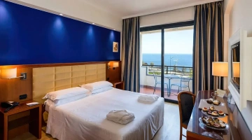 Room with sea view balcony