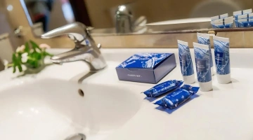 Bathroom amenities set