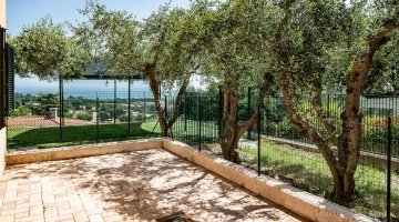 Privater Garten mit Meerblick