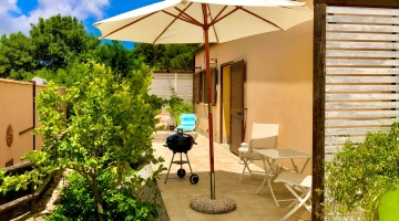 Jardin privé avec barbecue