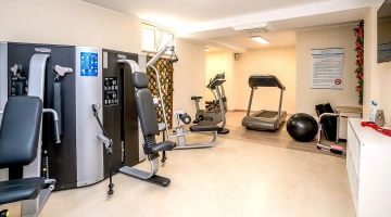 Ausgestatteter Fitnessraum
