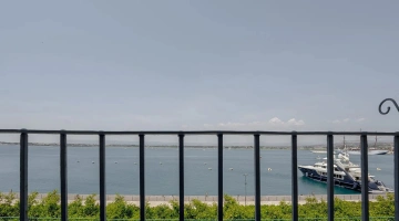 Balcone con vista sul mare