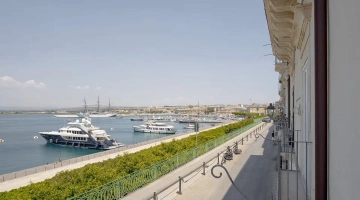 Vista sul mare dal balcone dell'appartamento