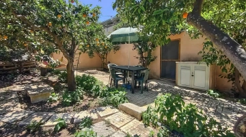 Giardino privato arredato