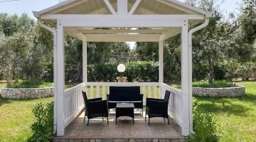 Gazebo arredato