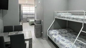 Letto a castello e tavolo