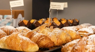 Frische Croissants zum Frühstück