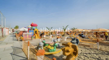 Équipement pour les plus petits à la plage