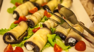 L'attenta preparazione di ogni piatto