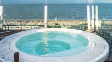 Jacuzzi panoramica al quinto piano