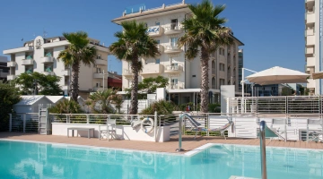 Le piscine della spiaggia convenzionata ca' bianca