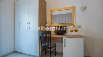 Zimmer mit Balkon, TV, Safe, Telefon, Minibar