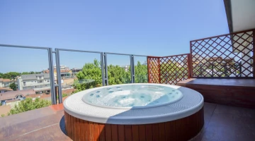 Piscine d&#39;hydromassage chauffée