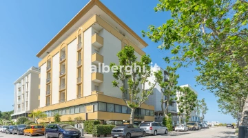 Club Hotel