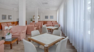 Game tables, armchairs, relax!