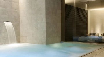 Affiliated spa pool (500 m from the property)