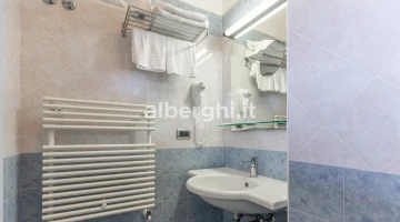 Bathroom with side sea view