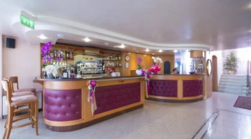 Bar reception