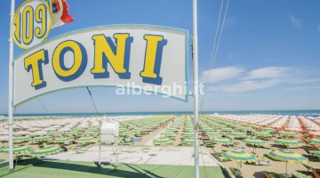Beach 108/109
