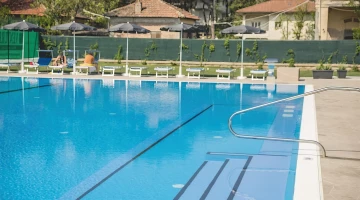 Hotel mit zwei Schwimmbädern, Whirlpools und Wasserrutschen