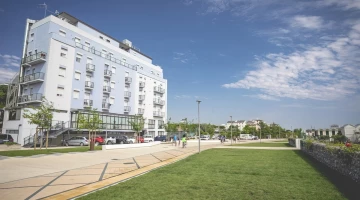 Hotel an der neuen Fußgängerpromenade von Milano Marittima