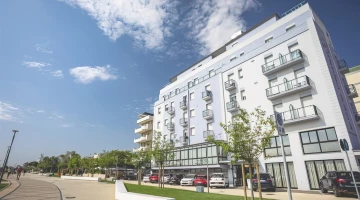 Hotel an der neuen Fußgängerpromenade von Milano Marittima