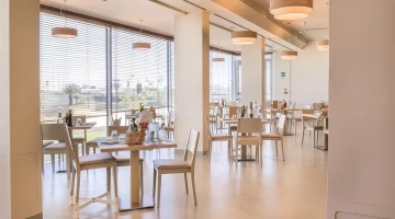Restaurantraum mit Meerblick