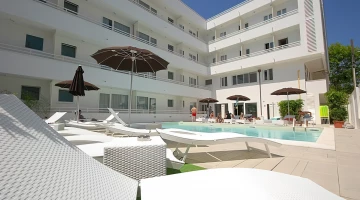 Color Mokambo Shore Family Hotel