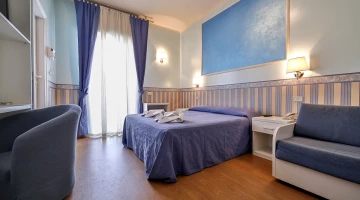 Doppel- oder Dreibettzimmer zur Meerseite