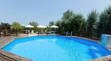 La nostra piscina/idromassaggio