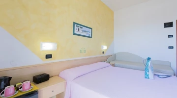 Camera perla con balcone fronte mare (particolare)