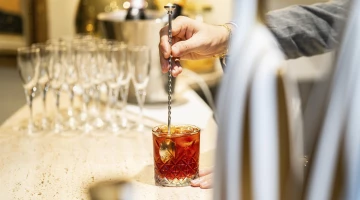 Apéritif, bar
