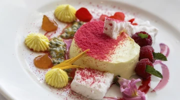 Un plat de notre chef et de sa brigade de cuisine