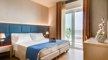 large front comfort room