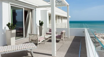 junior suite large front