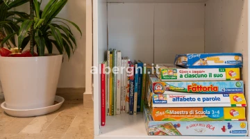 Salle de lecture et de télévision
