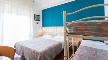 Chambre avec lit superposé