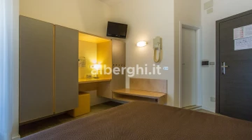 TV LCD et minibar dans chaque chambre
