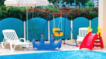 Aire de jeux dans la piscine