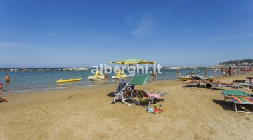 Plage affiliée à l'hôtel Globus