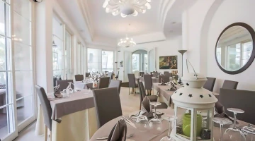 Detail of the dining room