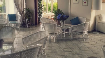 hall con TVsat, sala lettura, bar, veranda, gazebo