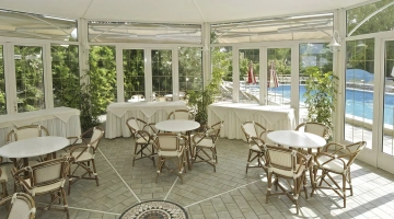 Pavillon mit TV-Sat, Lesezimmer, Bar, Veranda, Garten